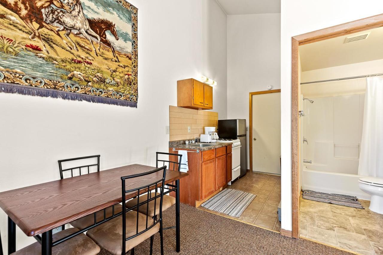 Harney Camp Cabins Hill City Esterno foto
