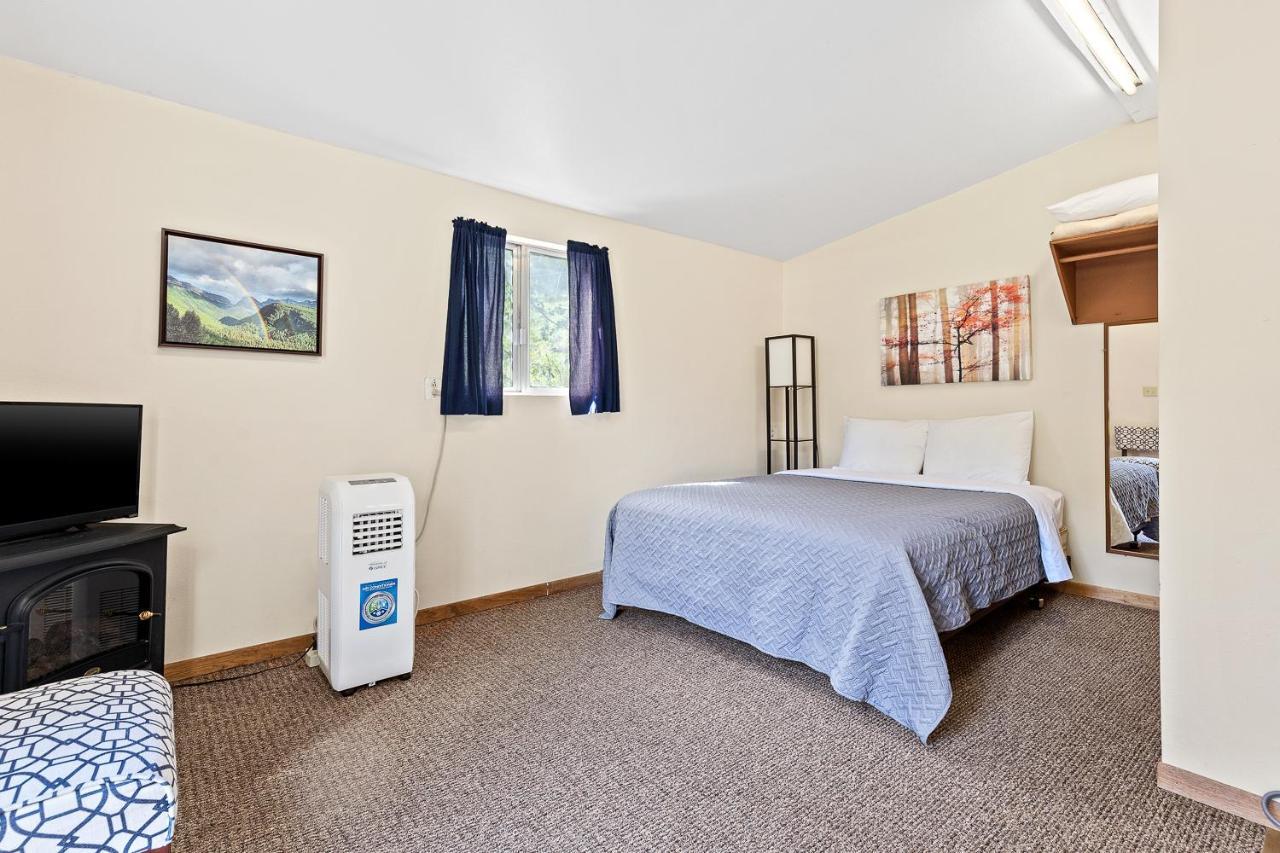 Harney Camp Cabins Hill City Esterno foto