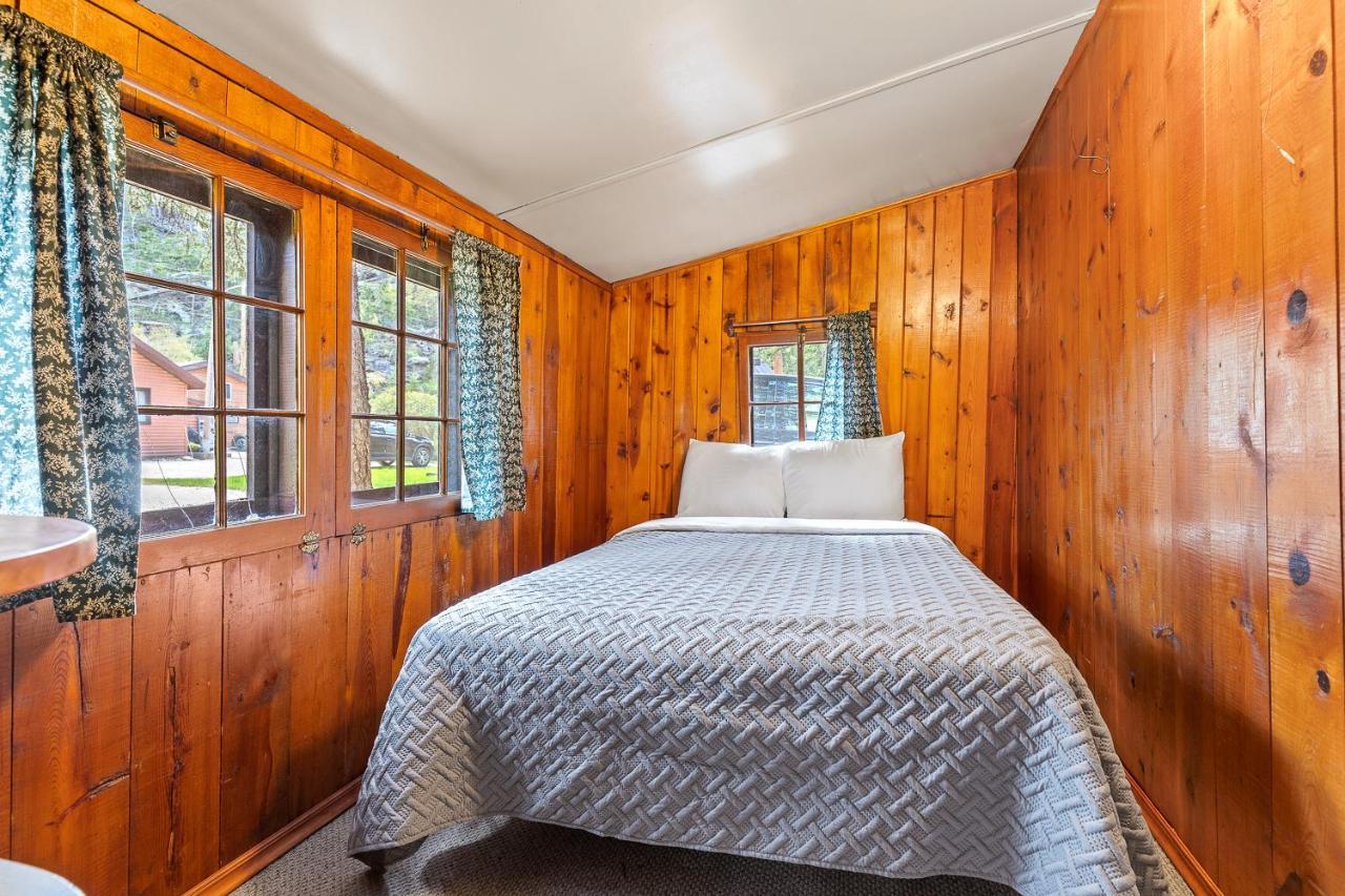 Harney Camp Cabins Hill City Esterno foto