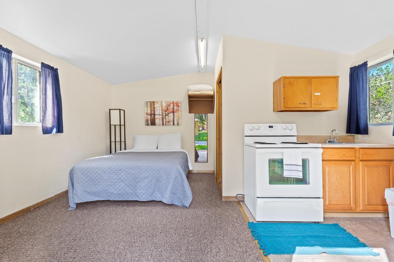 Harney Camp Cabins Hill City Esterno foto