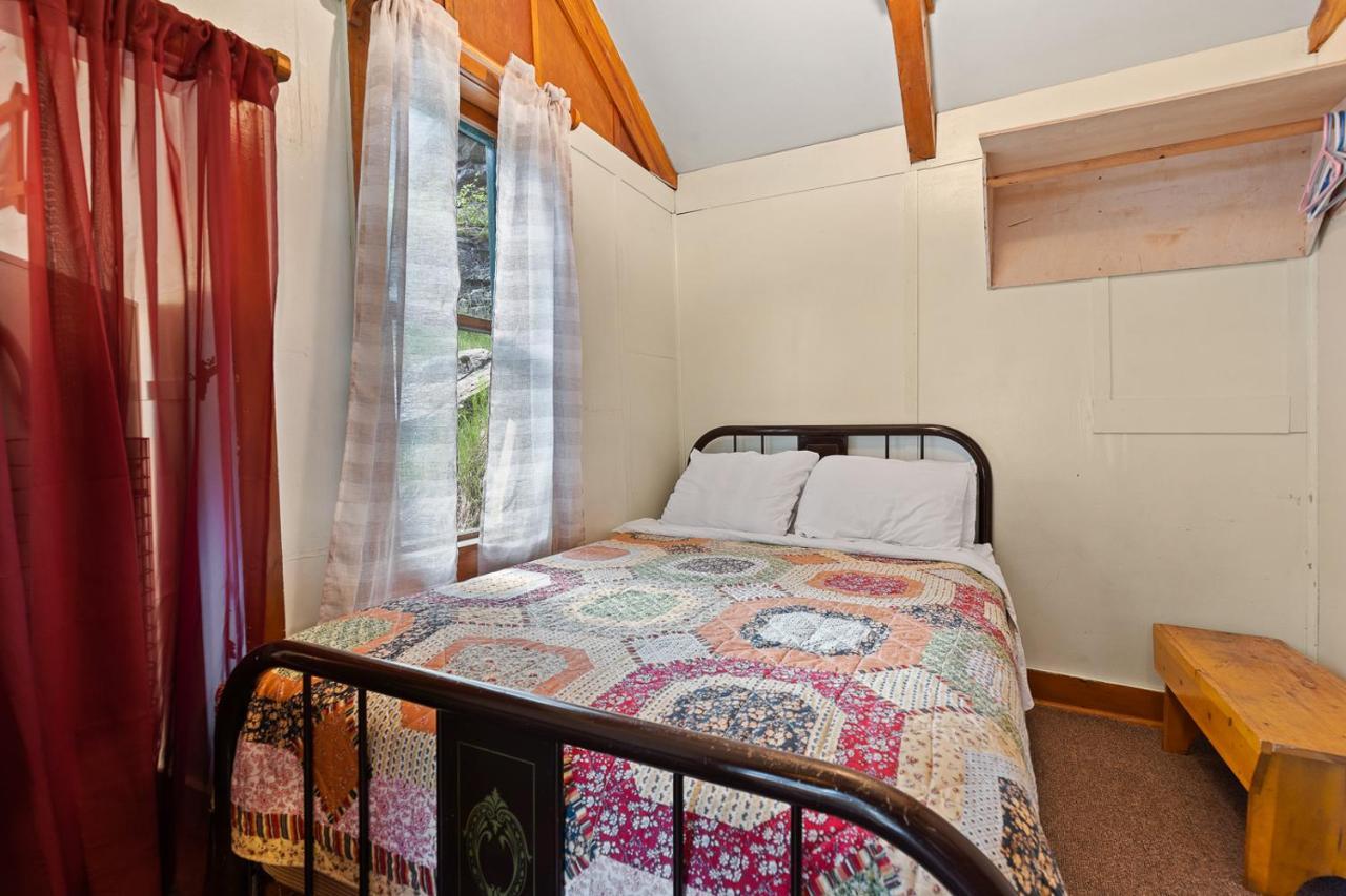 Harney Camp Cabins Hill City Esterno foto
